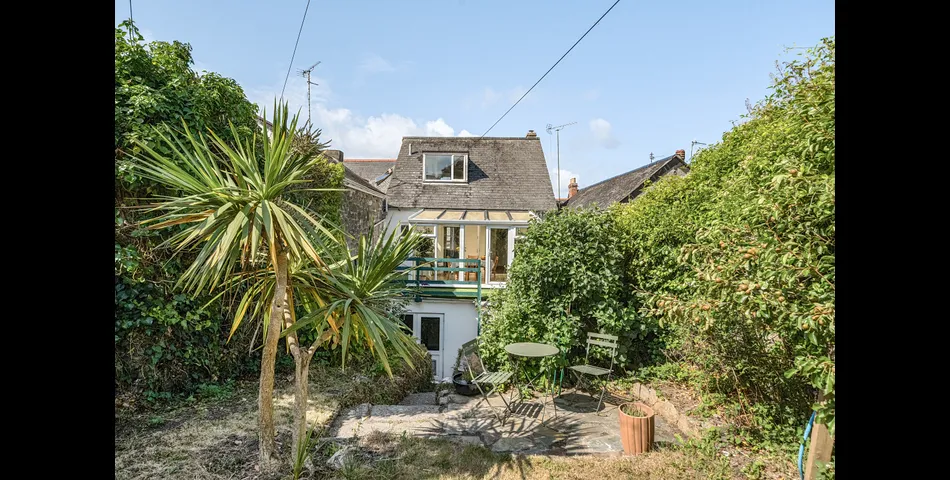 50 Meneage Street Helston. 3 Storey Period Property In Town Centre 
