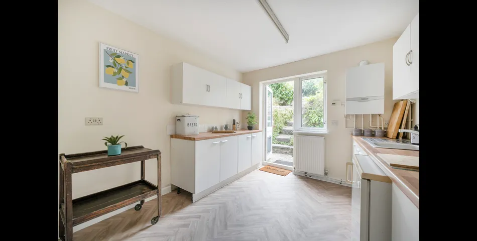 50 Meneage Street Helston. 3 Storey Period Property In Town Centre 
