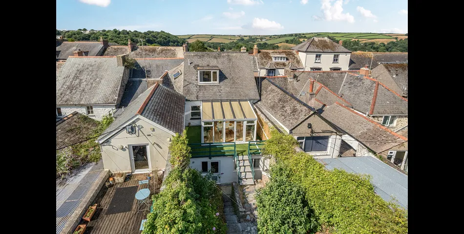 50 Meneage Street Helston. 3 Storey Period Property In Town Centre 