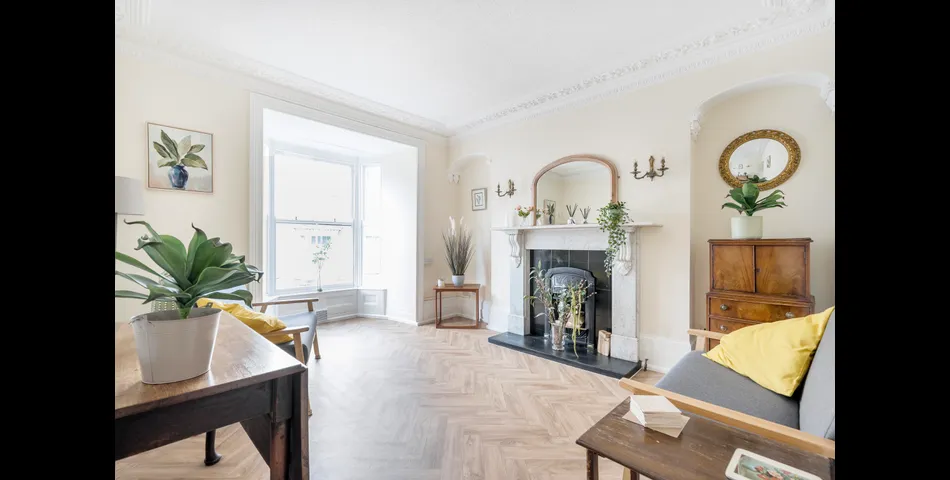 50 Meneage Street Helston. 3 Storey Period Property In Town Centre 