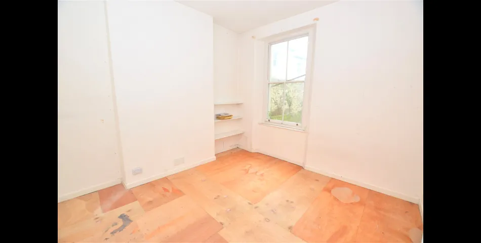 FOR SALE VIA BRADLEYS ONLINE AUCTION 12PM 15TH FEBRUARY 2022. VIRTUAL TOUR AVAILABLE.