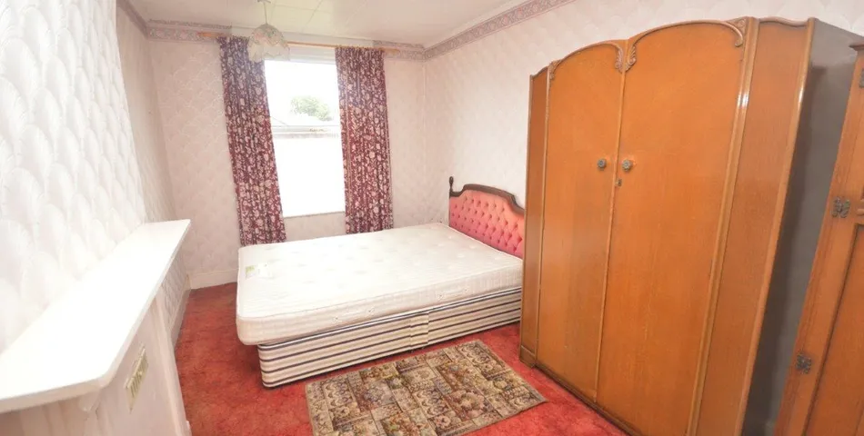 99 Alphington Road, Exeter, Devon, EX2 8JD