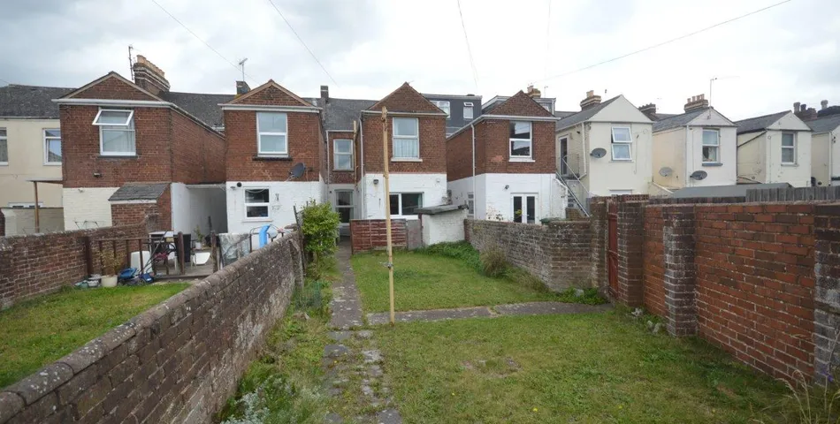 99 Alphington Road, Exeter, Devon, EX2 8JD