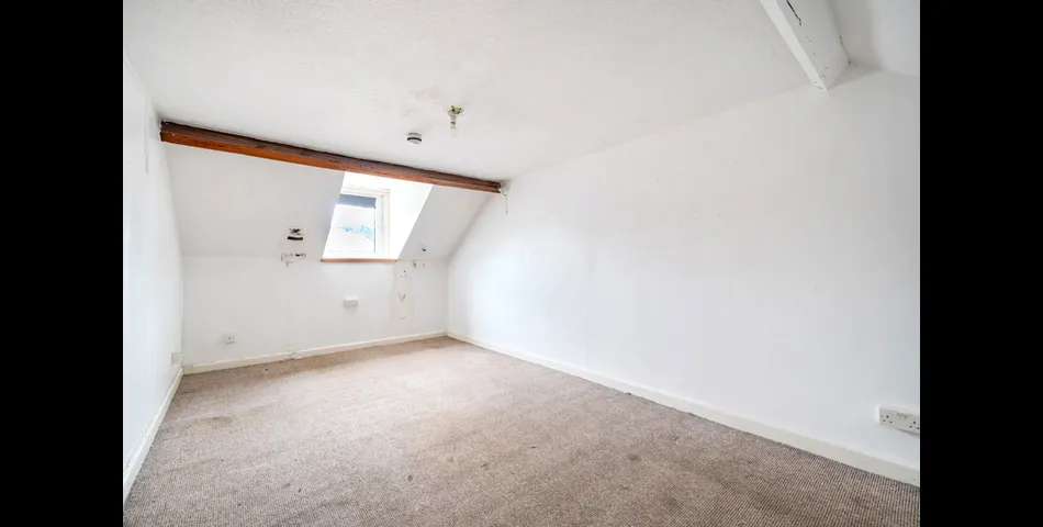 For Sale By Conditional On Line Auction4 Bedrooms, 3 Receptions Over 3 Floors - Requires Complete Refurbishment