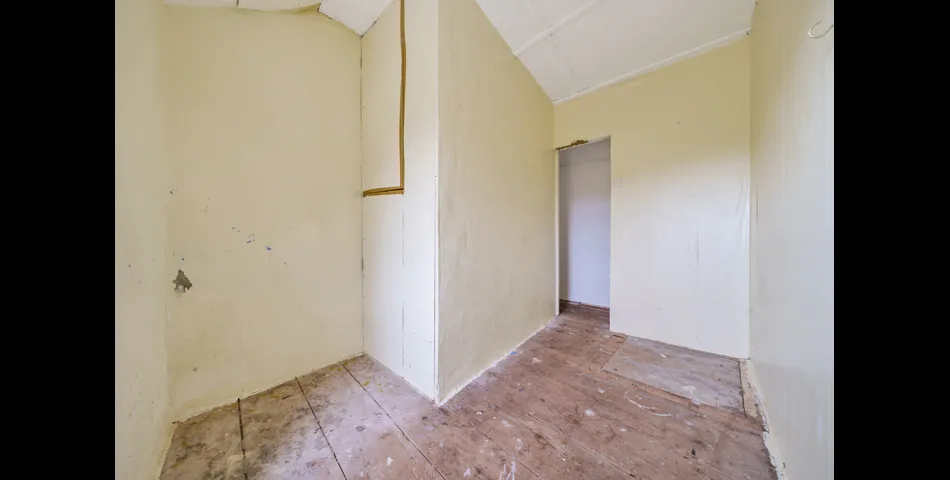 RENOVATION PROJECT SET WITHIN A DESIRABLE VILLAGE SETTING!