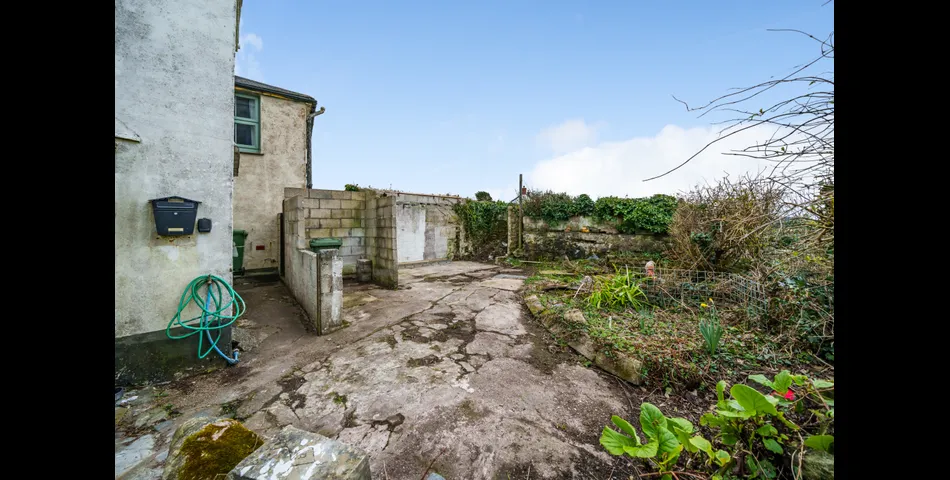 RENOVATION PROJECT SET WITHIN A DESIRABLE VILLAGE SETTING!