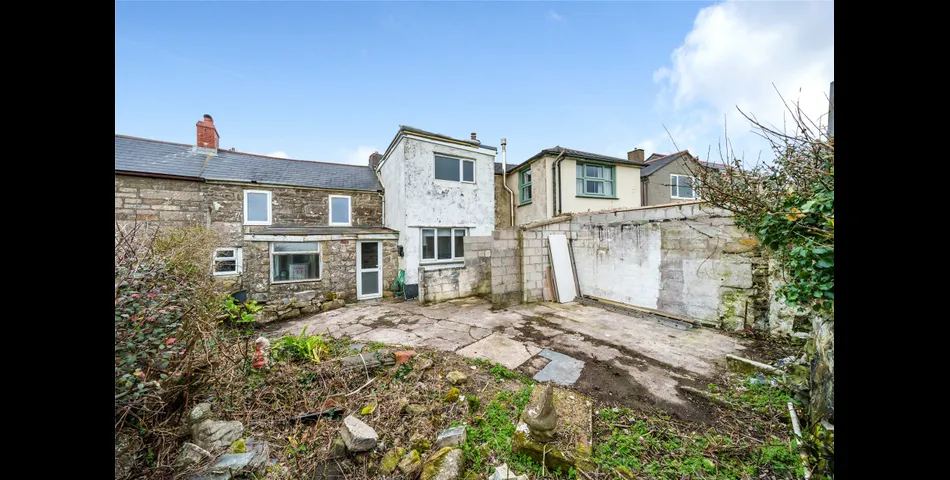 RENOVATION PROJECT SET WITHIN A DESIRABLE VILLAGE SETTING!