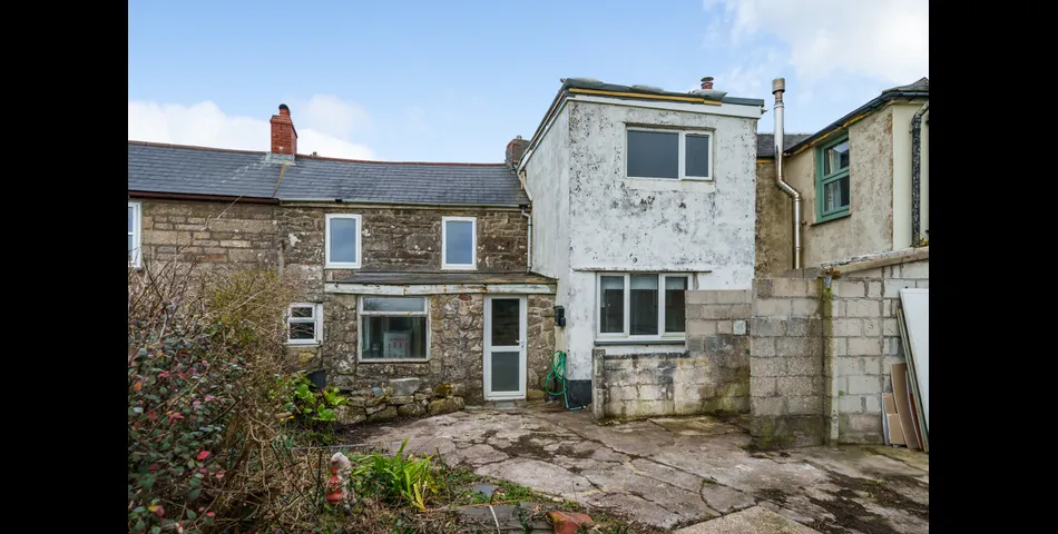 RENOVATION PROJECT SET WITHIN A DESIRABLE VILLAGE SETTING!