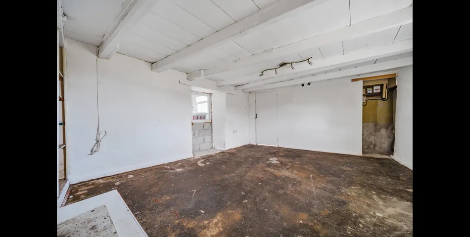 RENOVATION PROJECT SET WITHIN A DESIRABLE VILLAGE SETTING!