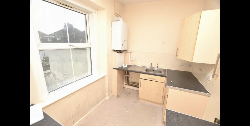 FOR SALE VIA BRADLEYS ONLINE AUCTION 12PM 24TH MARCH 2023. VIRTUAL TOUR AVAILABLE.