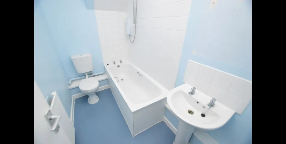 FOR SALE VIA BRADLEYS ONLINE AUCTION 12PM 24TH MARCH 2023. VIRTUAL TOUR AVAILABLE.