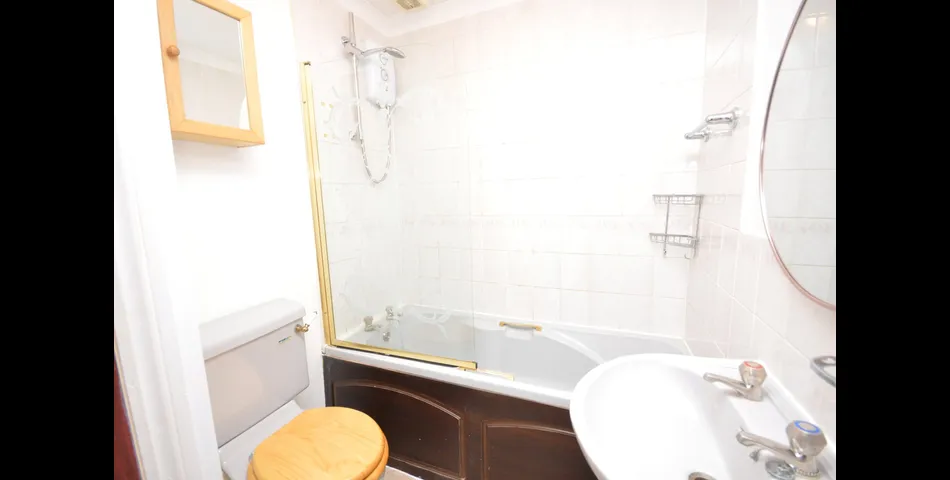 Flat 1 37 Queens Road