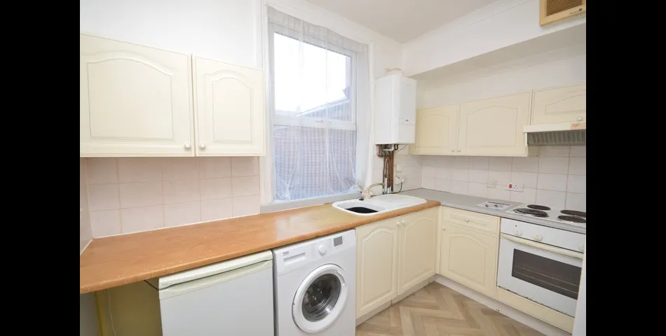 Flat 1 37 Queens Road