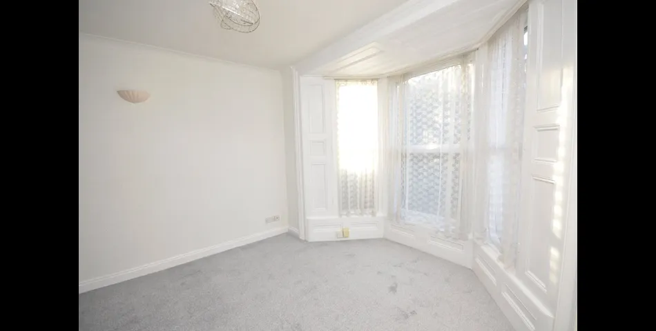 Flat 1 37 Queens Road