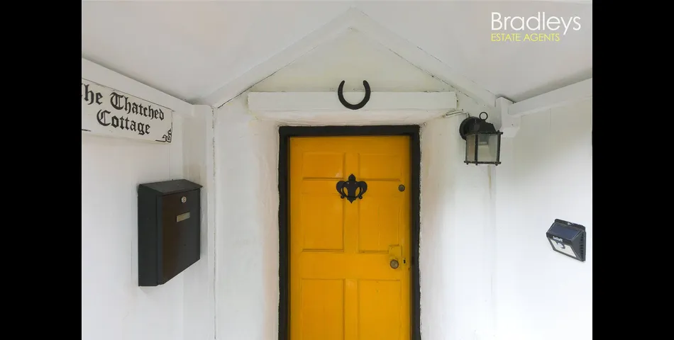 • 3 Bedrooms   •    • Grade II Listed   • Freehold   • Beautiful Location  •