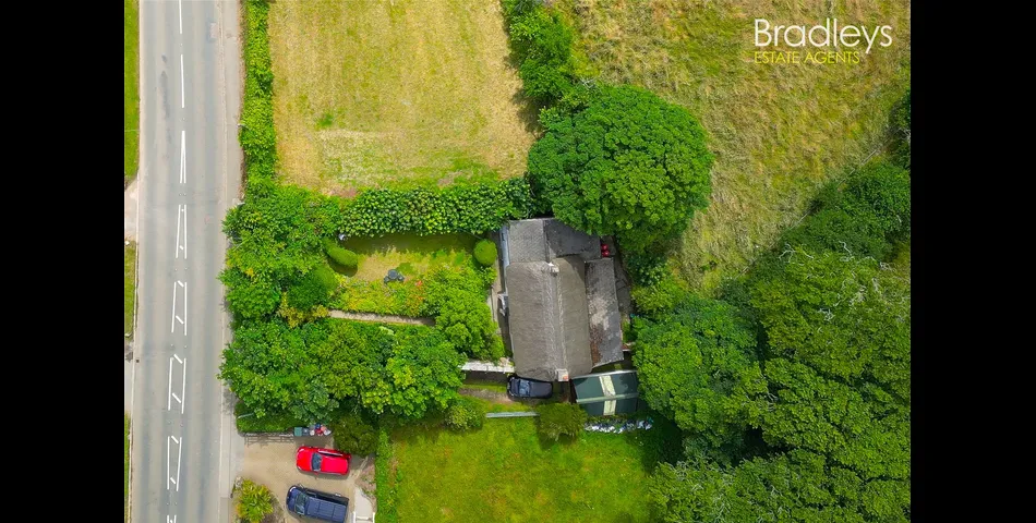 • 3 Bedrooms   •    • Grade II Listed   • Freehold   • Beautiful Location  •