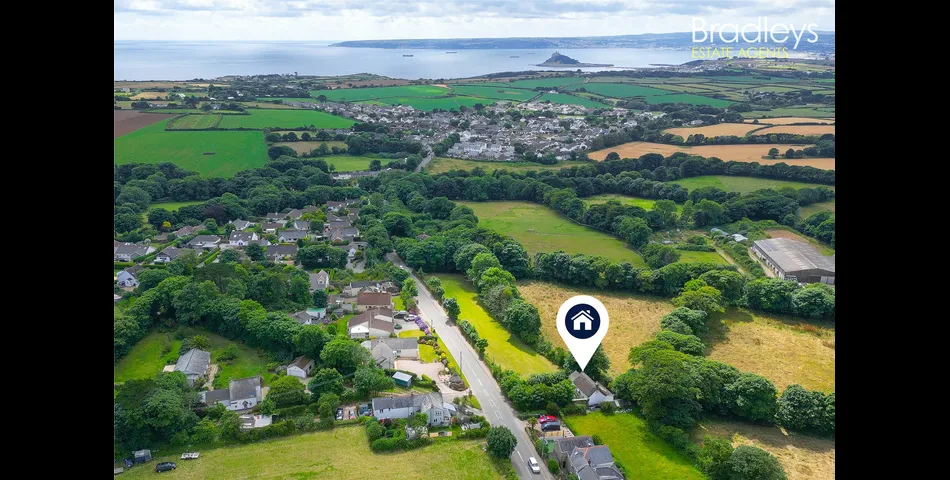 • 3 Bedrooms   •    • Grade II Listed   • Freehold   • Beautiful Location  •