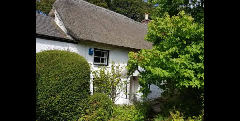 • 3 Bedrooms   •    • Grade II Listed   • Freehold   • Beautiful Location  •