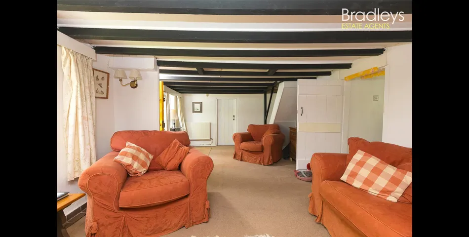 • 3 Bedrooms   •    • Grade II Listed   • Freehold   • Beautiful Location  •
