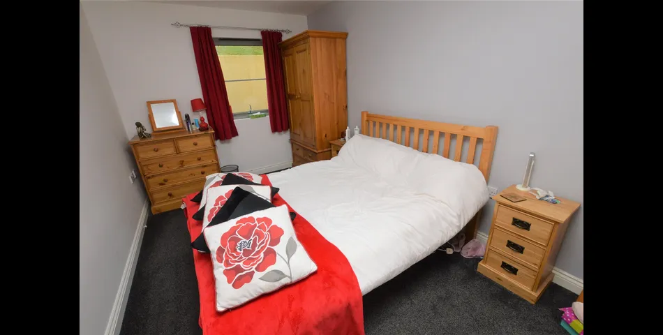 A MODERN FIRST FLOOR 2 BEDROOM APARTMENT CLOSE TO TORQUAY SEA FRONT
