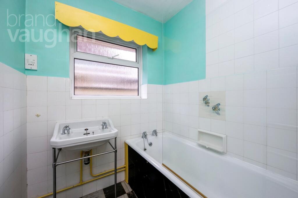 2 bed Detached Bungalow