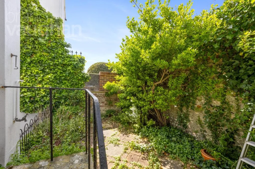 2 bed Apartment