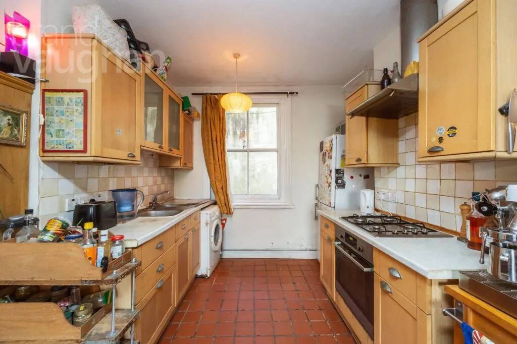 3 bed End of Terrace