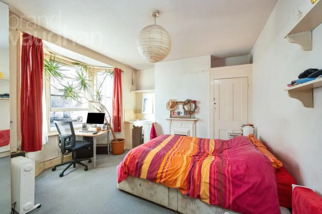 3 bed End of Terrace