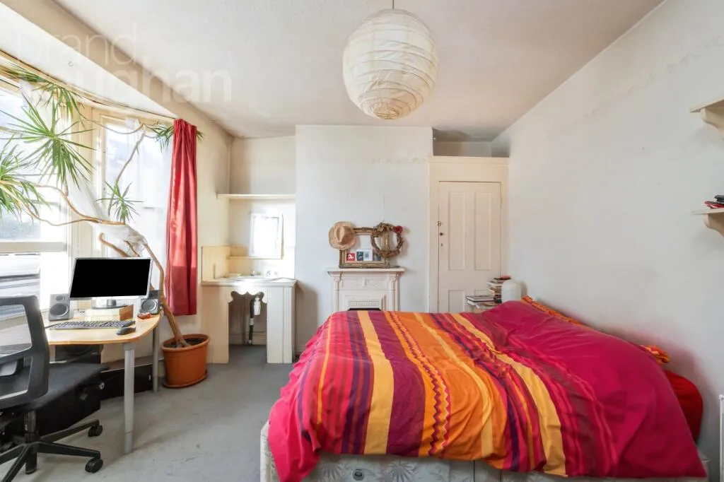 3 bed End of Terrace