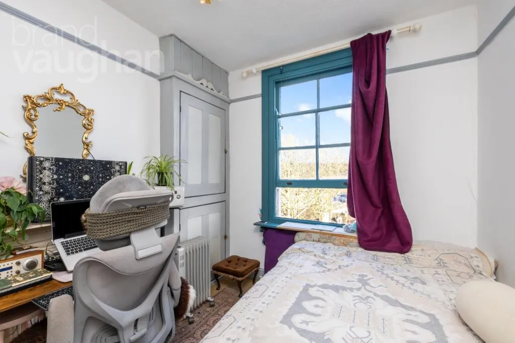 3 bed End of Terrace