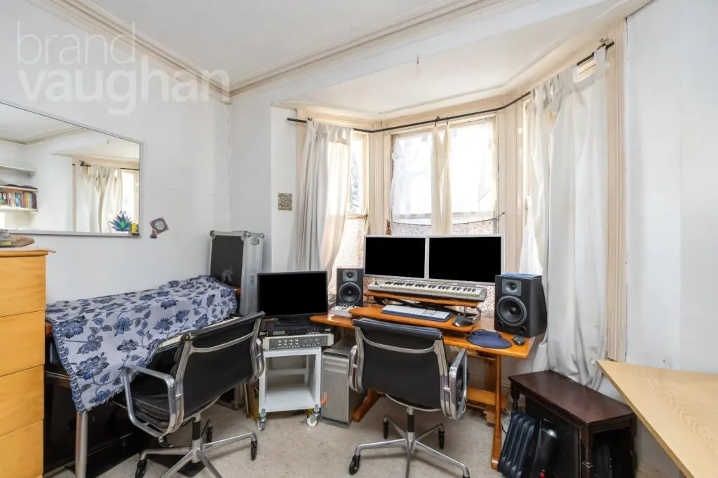 3 bed End of Terrace