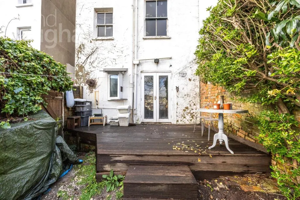 3 bed End of Terrace