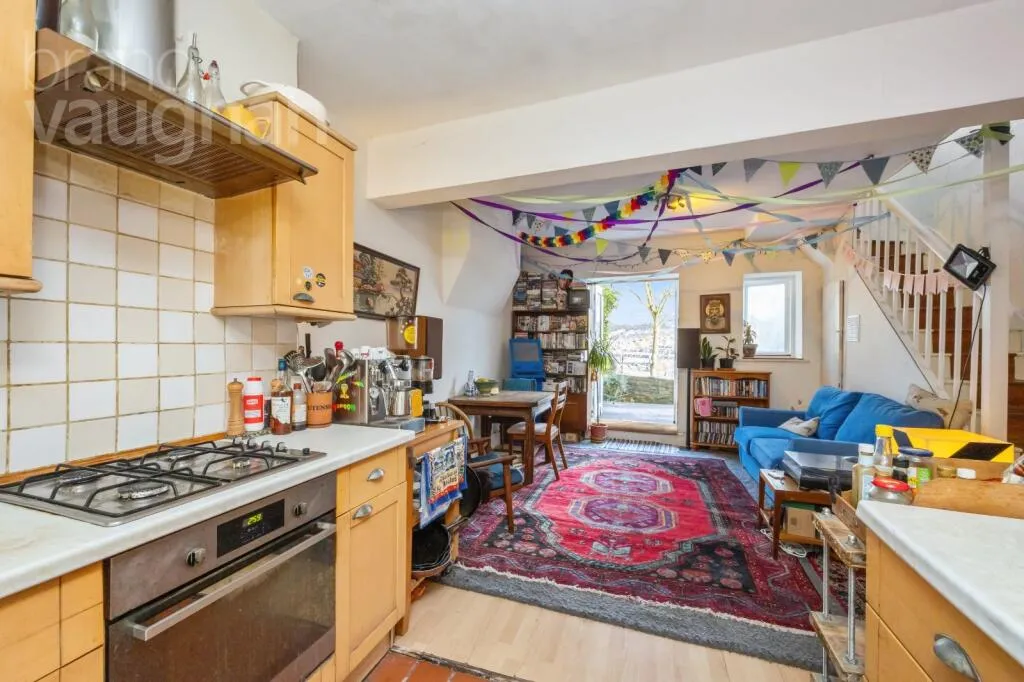 3 bed End of Terrace