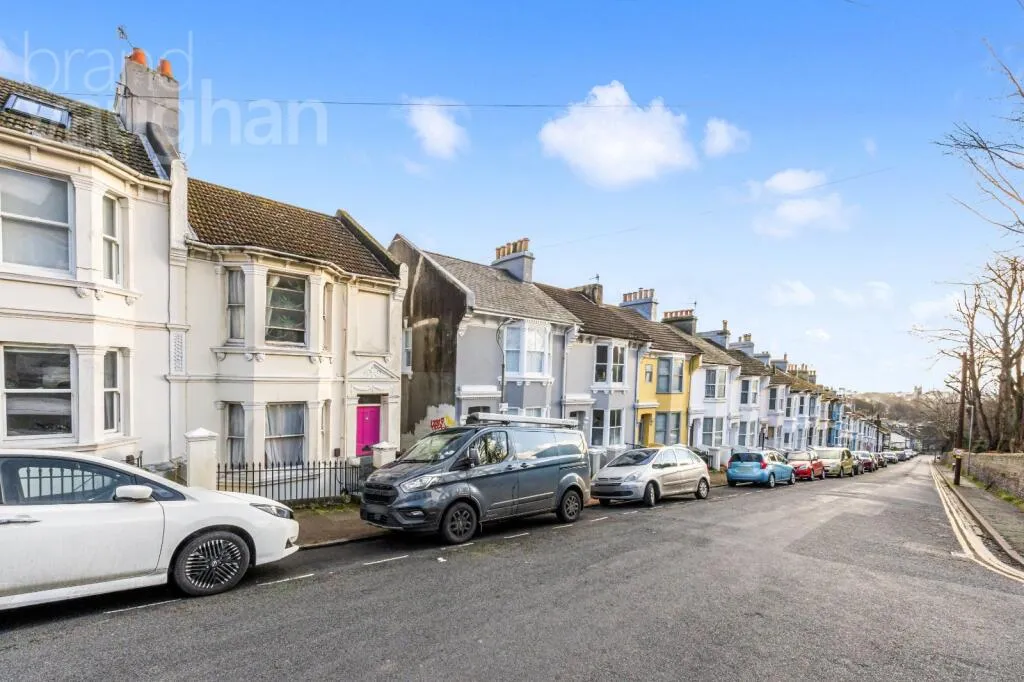 3 bed End of Terrace