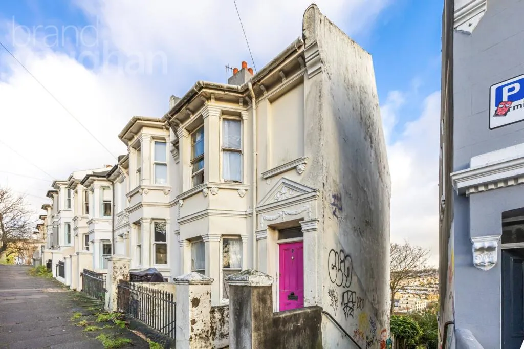 3 bed End of Terrace