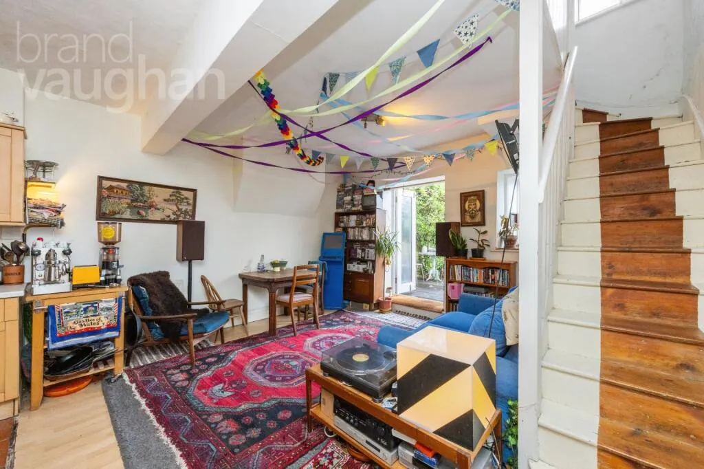 3 bed End of Terrace