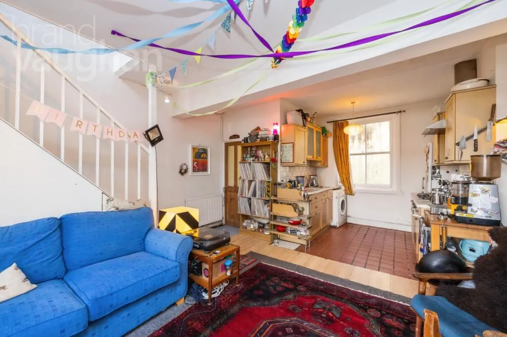 3 bed End of Terrace