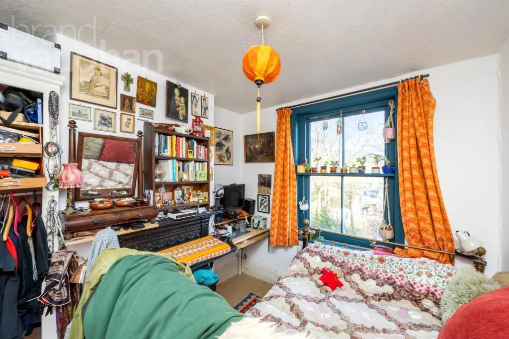 3 bed End of Terrace