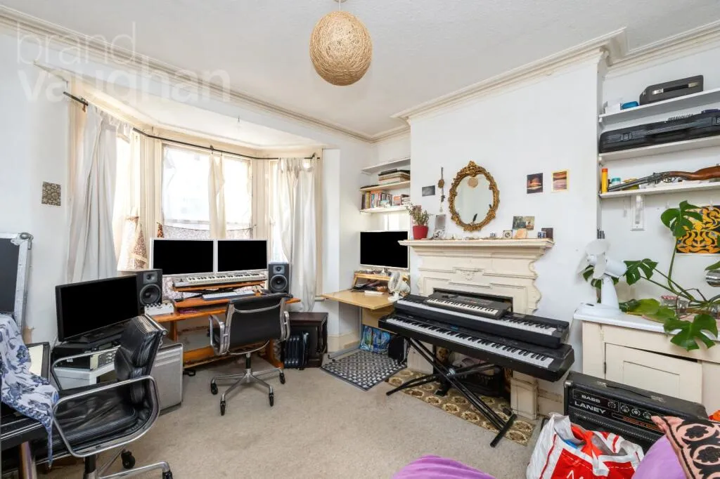 3 bed End of Terrace