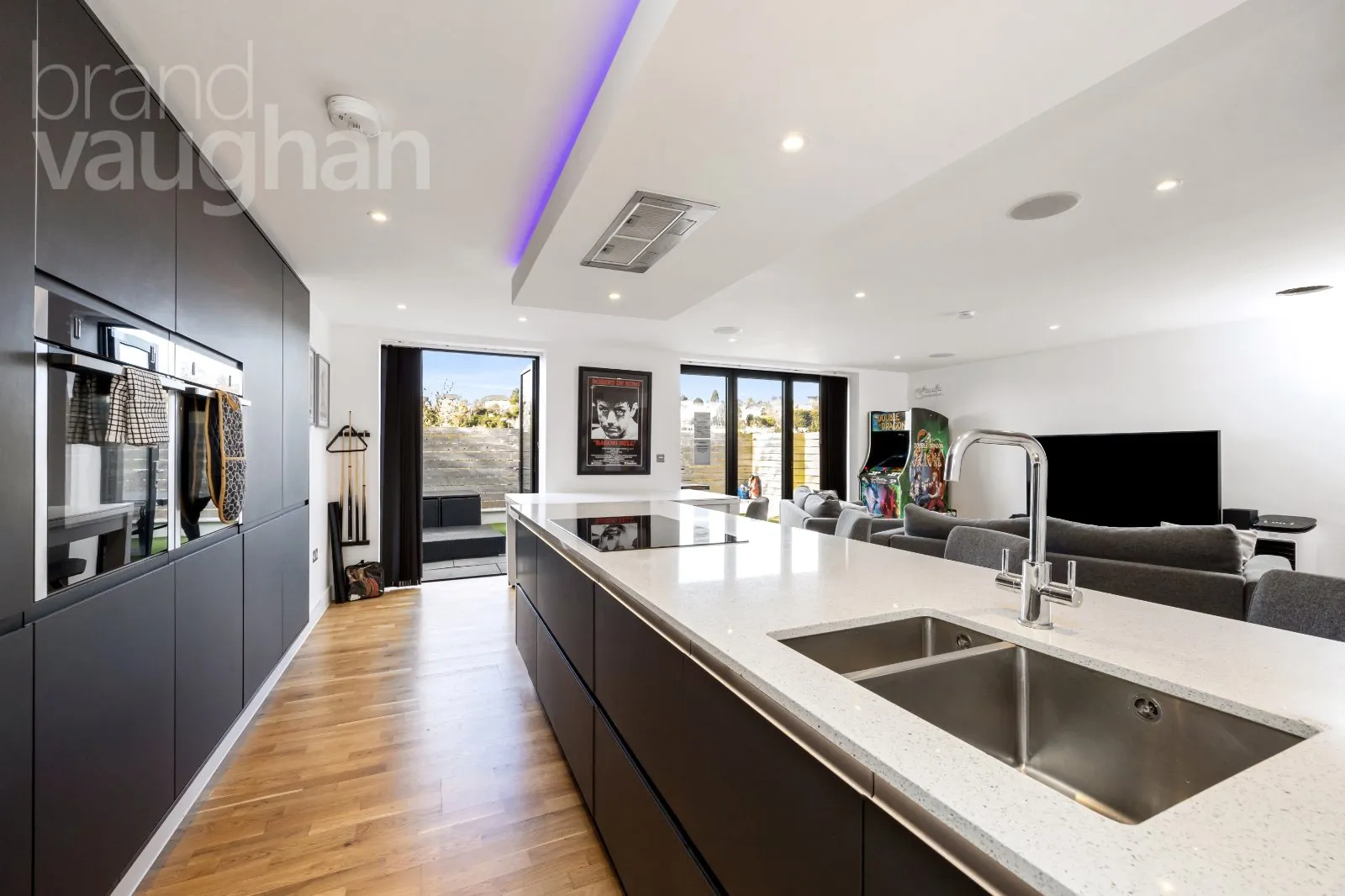 4 bed Detached