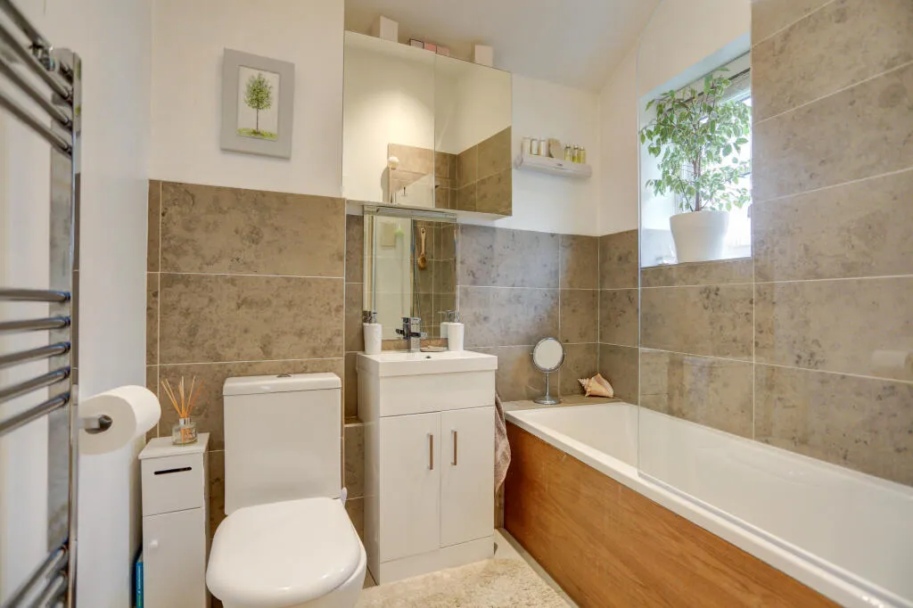 2 bed Semi-Detached Bungalow
