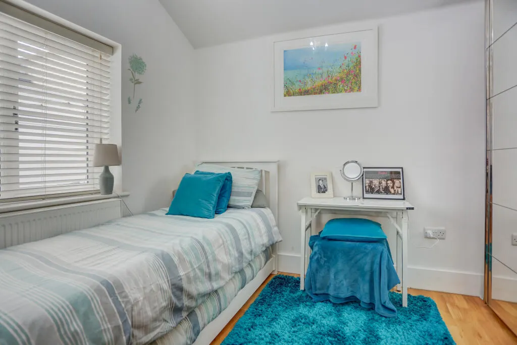 2 bed Semi-Detached Bungalow