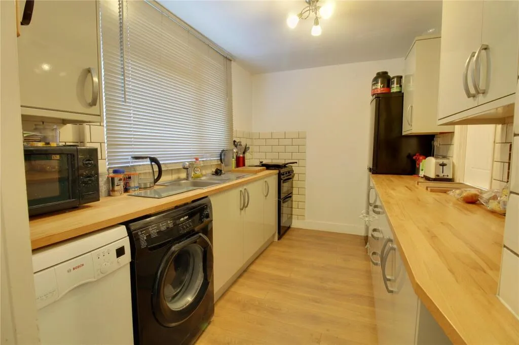 3 bed End of Terrace