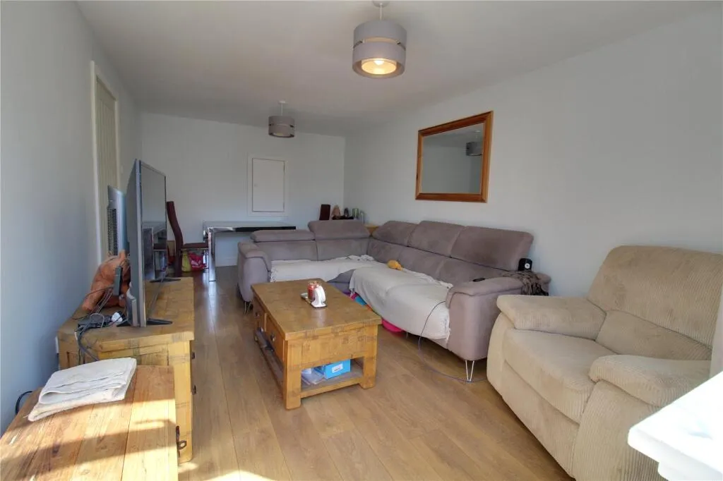 3 bed End of Terrace