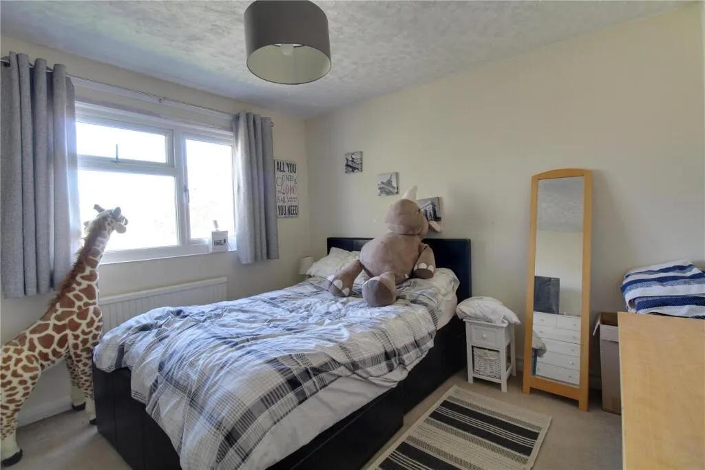 3 bed End of Terrace