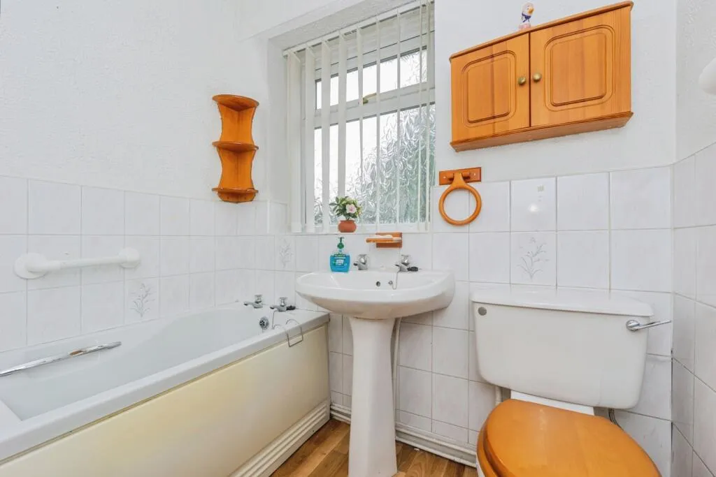 3 bed Semi-Detached