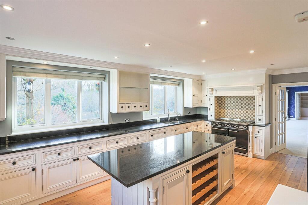 4 bed Detached
