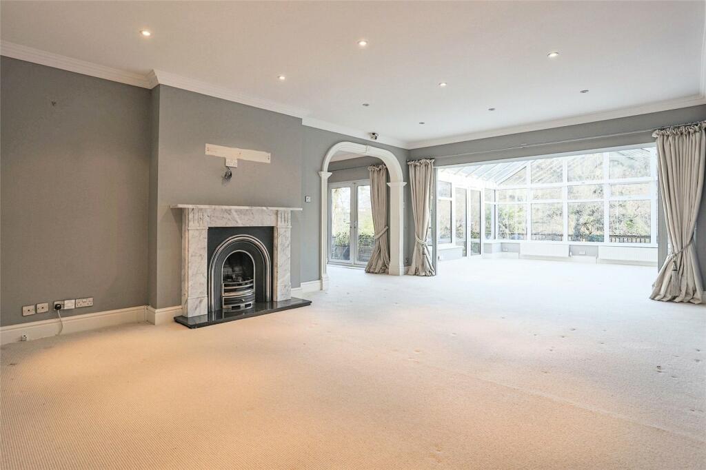 4 bed Detached