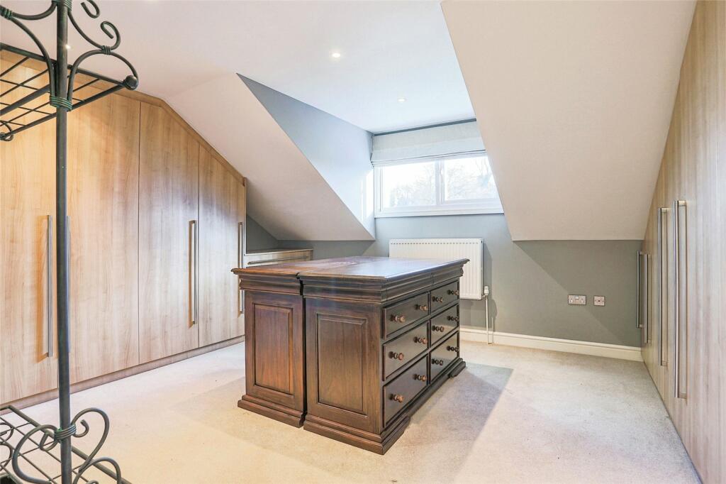 4 bed Detached