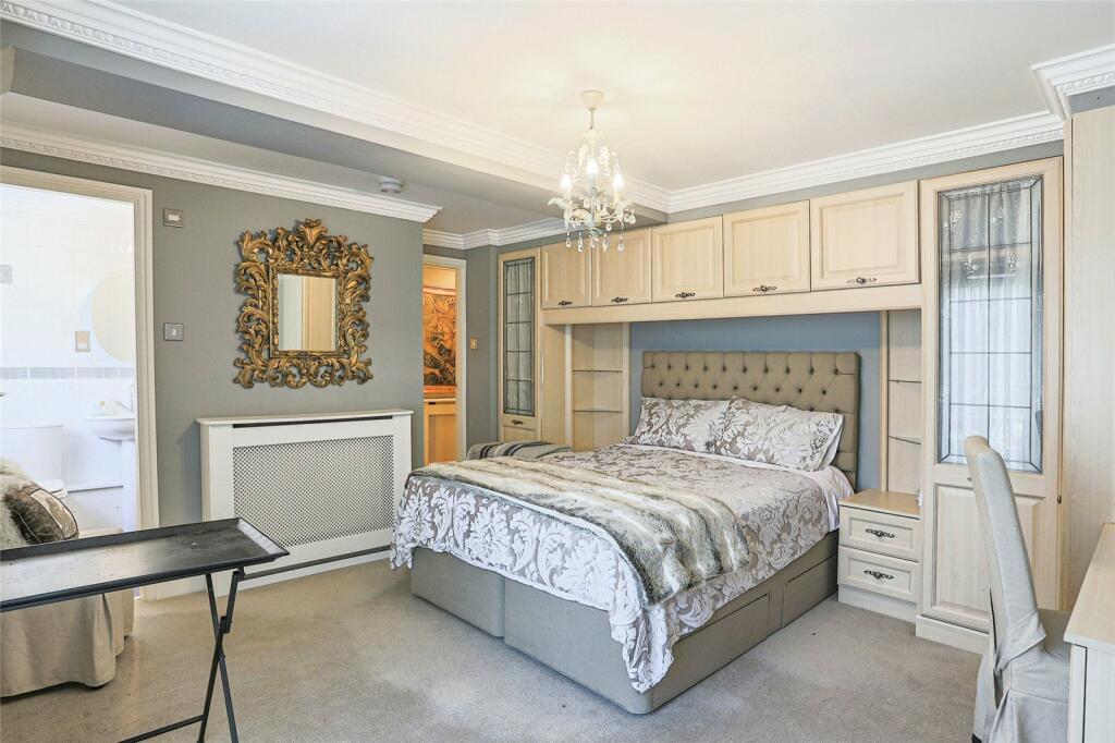 4 bed Detached